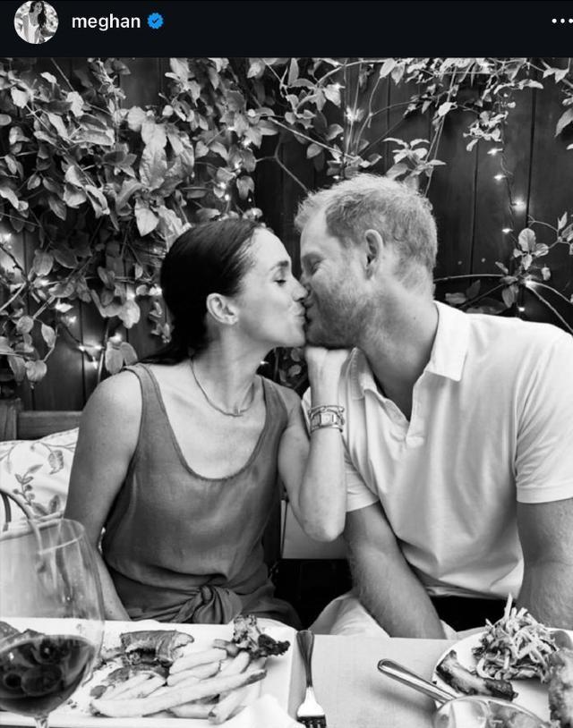 莉莉贝特最新镜头：肤色白过梅根，但遗失英国王室的高鼻梁基因！