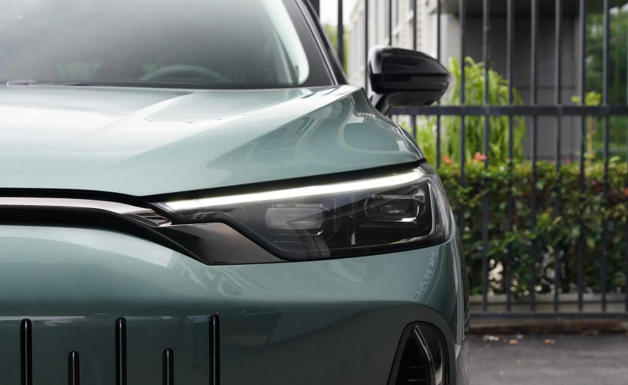 亲民的中大型SUV，619马力4.9秒破百，起步才17万多，看啥唐DM？