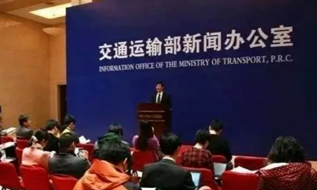 驾驶年龄新规出炉，超过这个年龄将不能开车，看下你还能开几年？