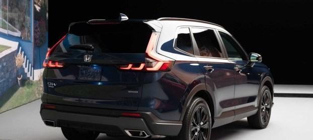 全新本田CRV，外观设计褒贬不一，7座布局是亮点