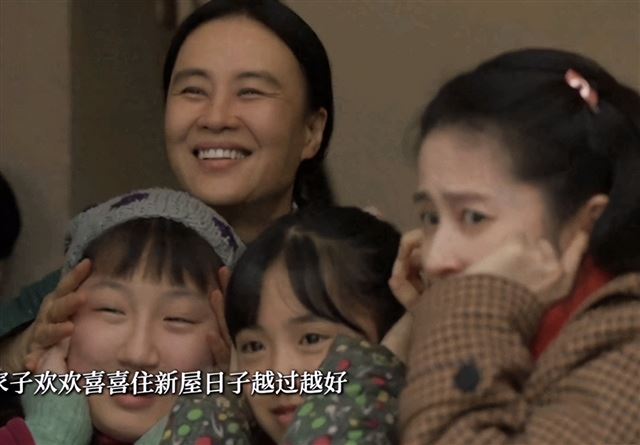 文汇报发文点评《六姊妹》，短短17个字，完全说到观众心坎上了