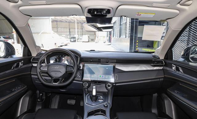 领克01焕新版内饰官图发布，新车6月10日上市，现款售价15.58万元起