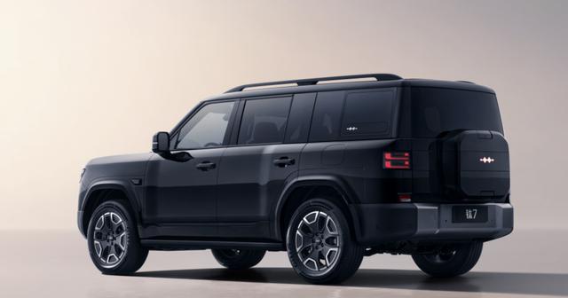 全新方程豹钛7官图，大五座SUV，和唐L差不多