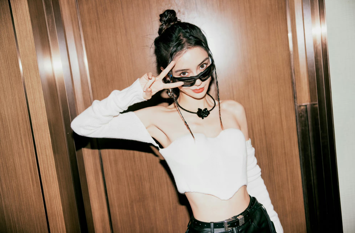 同样是离婚没抚养权，把37岁赵丽颖和35岁杨颖对比，差距一目了然