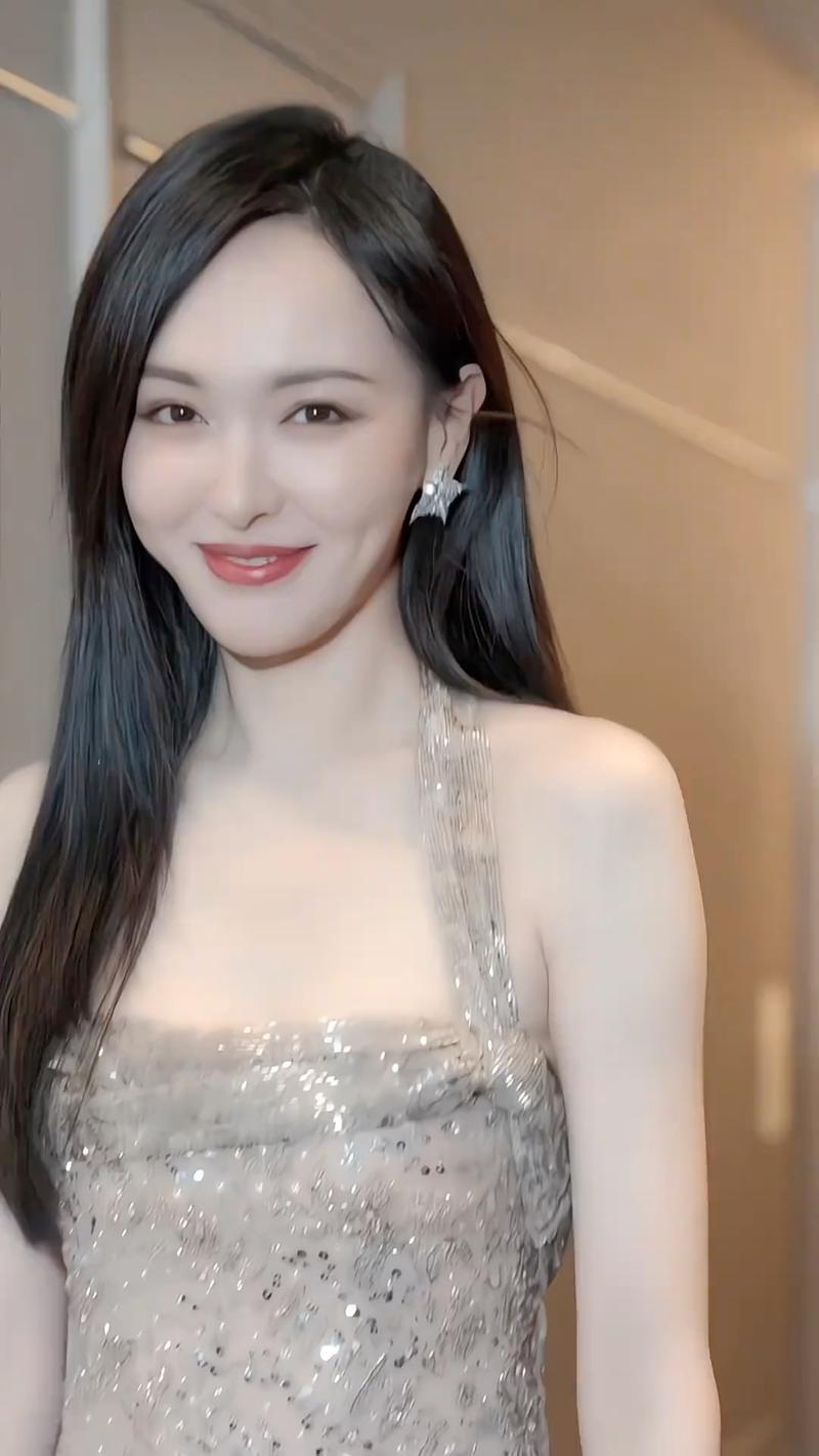 从“紫萱”到“汪小姐”，唐嫣的这场“奖”心之旅，终于圆满！