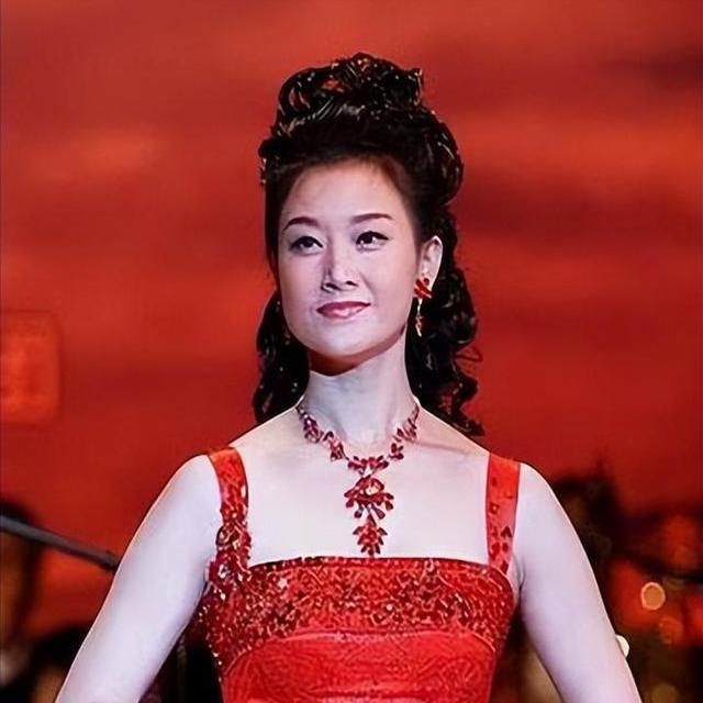 58岁宋祖英近况曝光，住北京豪宅，身材丰腴，皮肤光滑显年轻