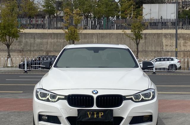 几个W圆梦宝马3系，19款曜夜版，感受操控乐趣！