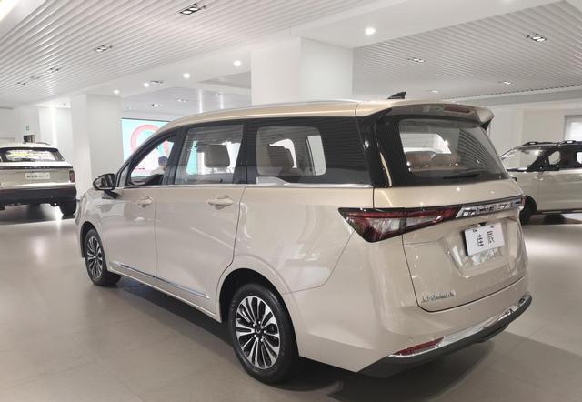 宝骏730plus——五菱佳辰