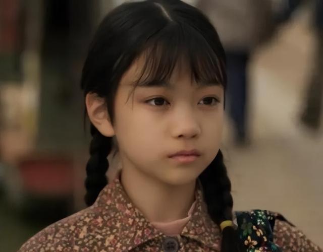 当强行扮嫩”的风刮到央视年代剧，一脸褶子扎双马尾，真尬！