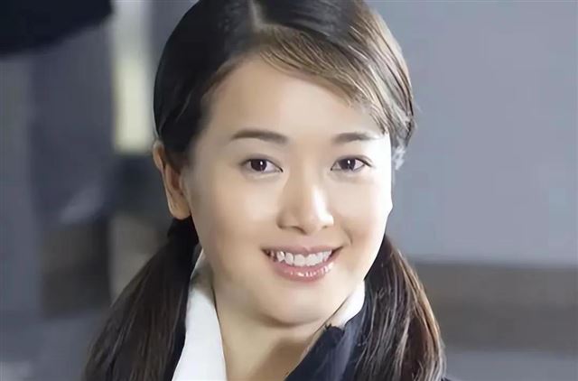 她是孙红雷初恋,被陈道明“同居”多年,今嫁大20岁大叔