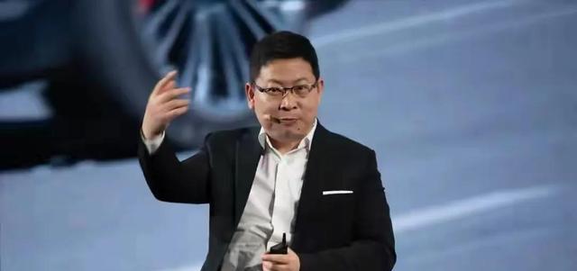 赛力斯工厂产能吃紧,华为M8交付遇挑战,恐步M7后尘引热议