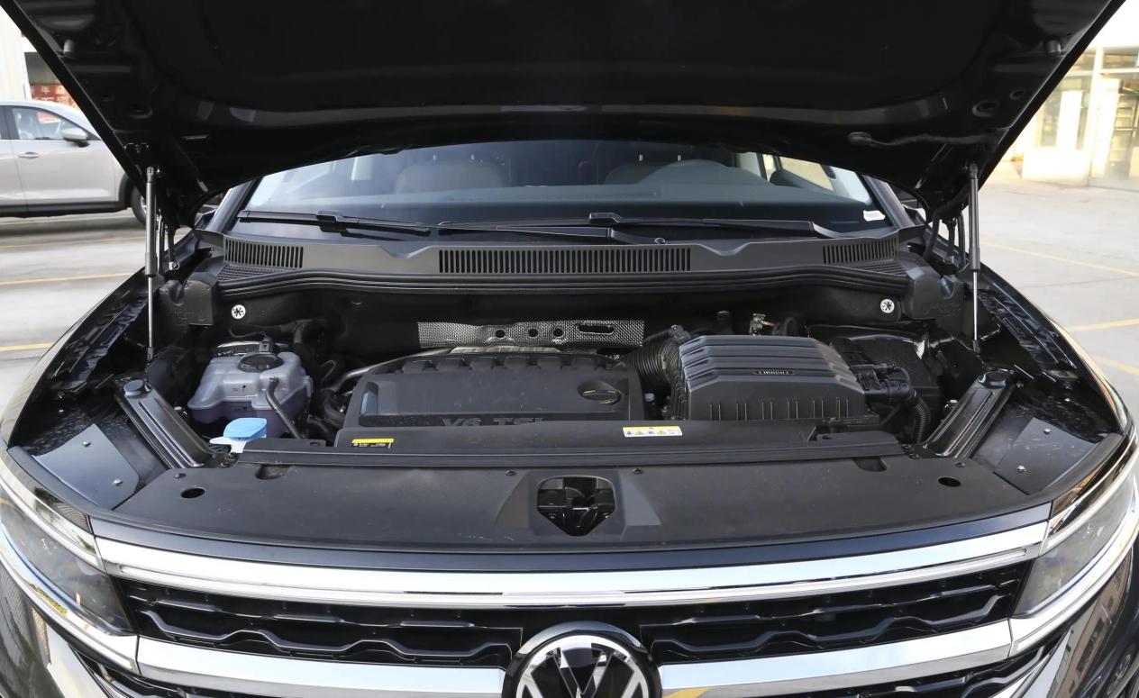 大众真正厚道的SUV，车长超5米1，2.5T+V6+四驱，还买啥汉兰达