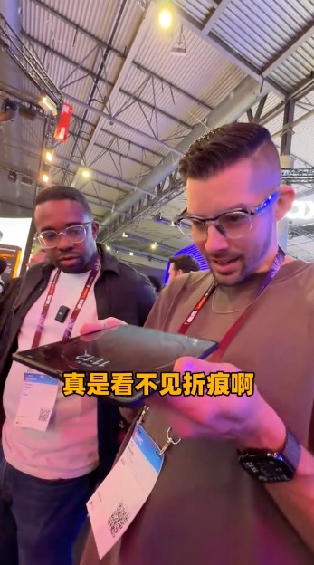 MWC2026街頭挑戰引熱議，OPPO Find N6無痕折疊屏實力驚艷海外