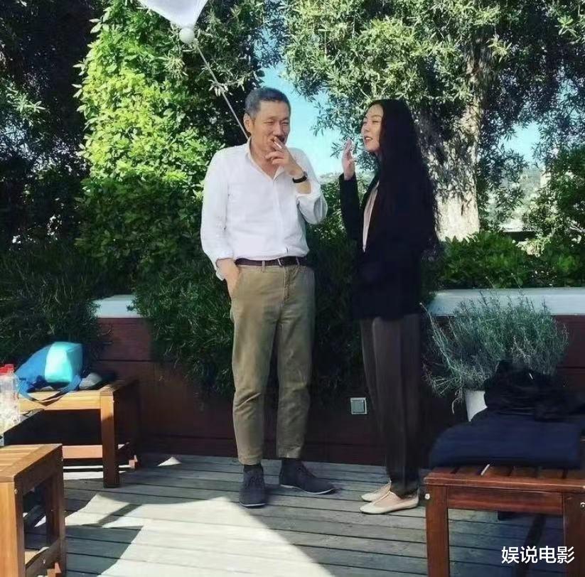 年龄差22岁洪常秀金敏喜被偶遇带娃，像姥爷陪着女儿照顾孩子