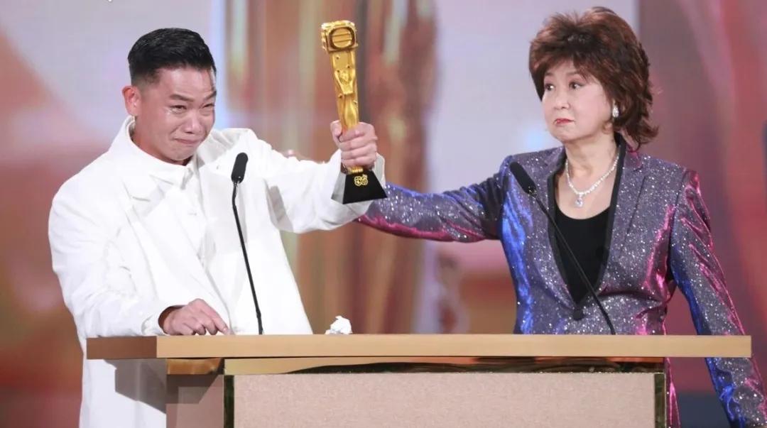 TVB最佳男配角被网友点名为‘最无礼貌艺人’，本人留言反击