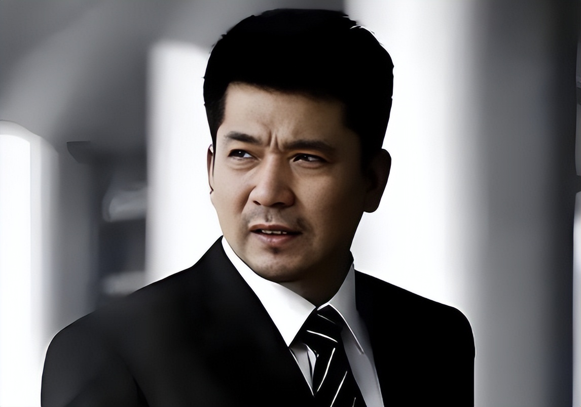 他因长得太帅,被张艺谋拒绝,结婚40年无绯闻,如今70岁无儿无女