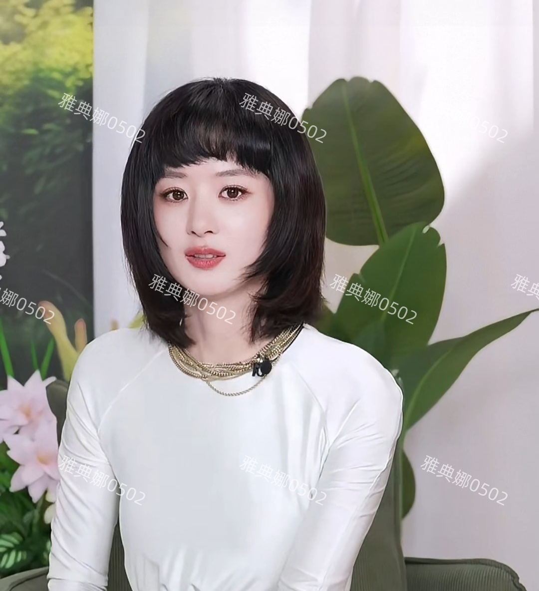 赵丽颖这个发型是假发吗？虽然甜美减龄，但却显得脸很圆五官很钝