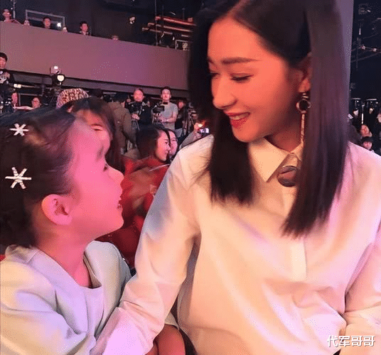 43岁万茜近况曝光！曾坚持不婚不育，如今嫁给圈外老公生女很幸福