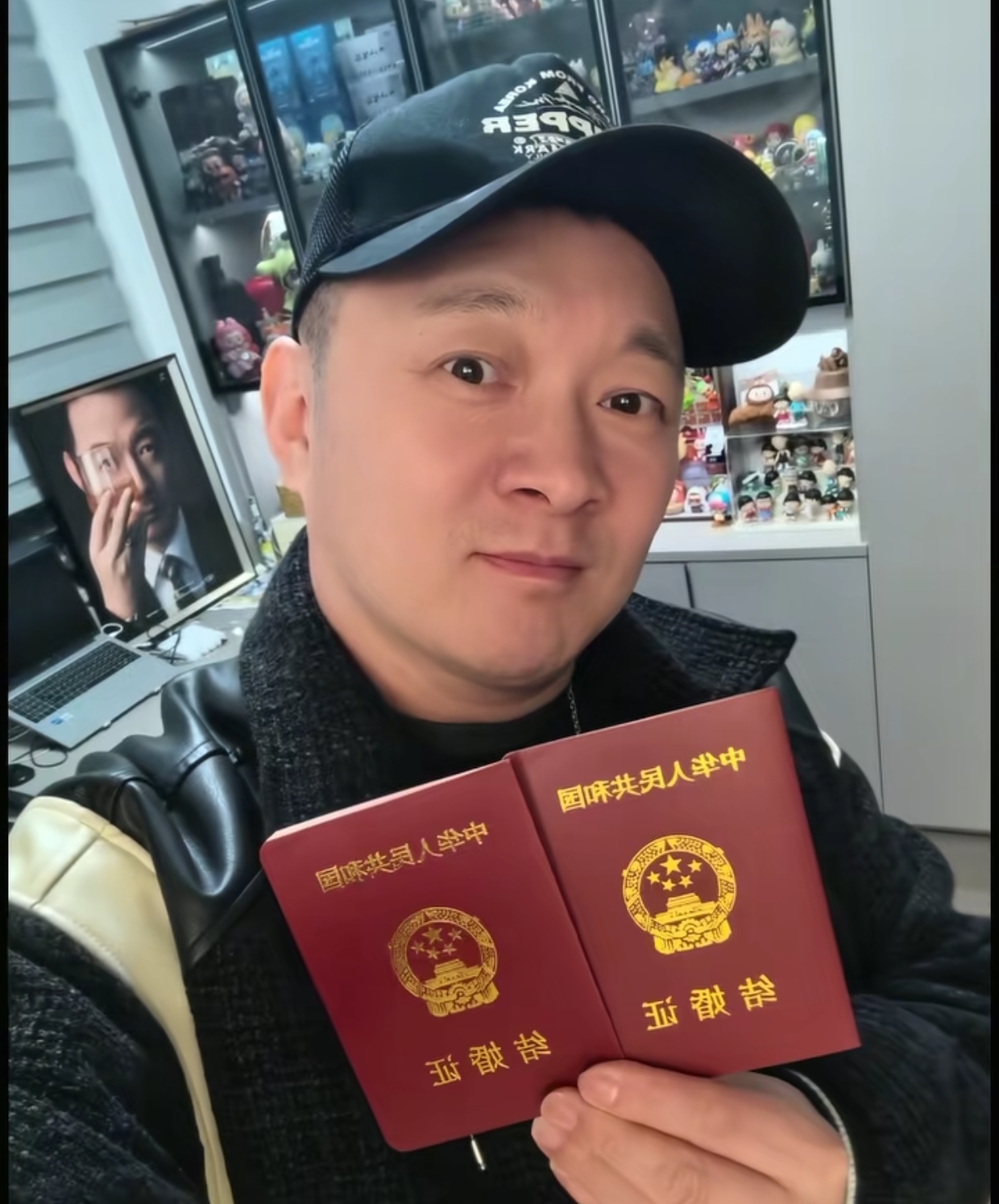 演员田重从迪拜回国！自曝是妻子预感不好催他回国 听老婆话能救命