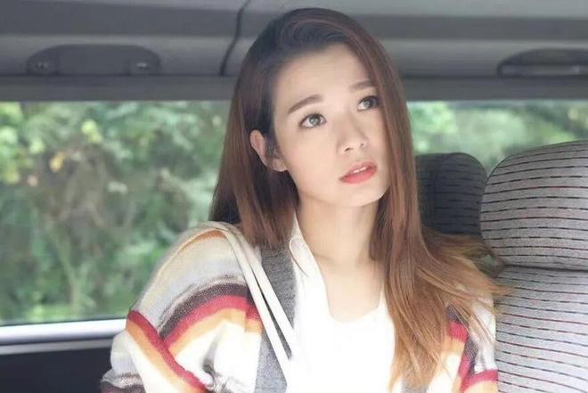 TVB女星吕慧仪晒母子合照！