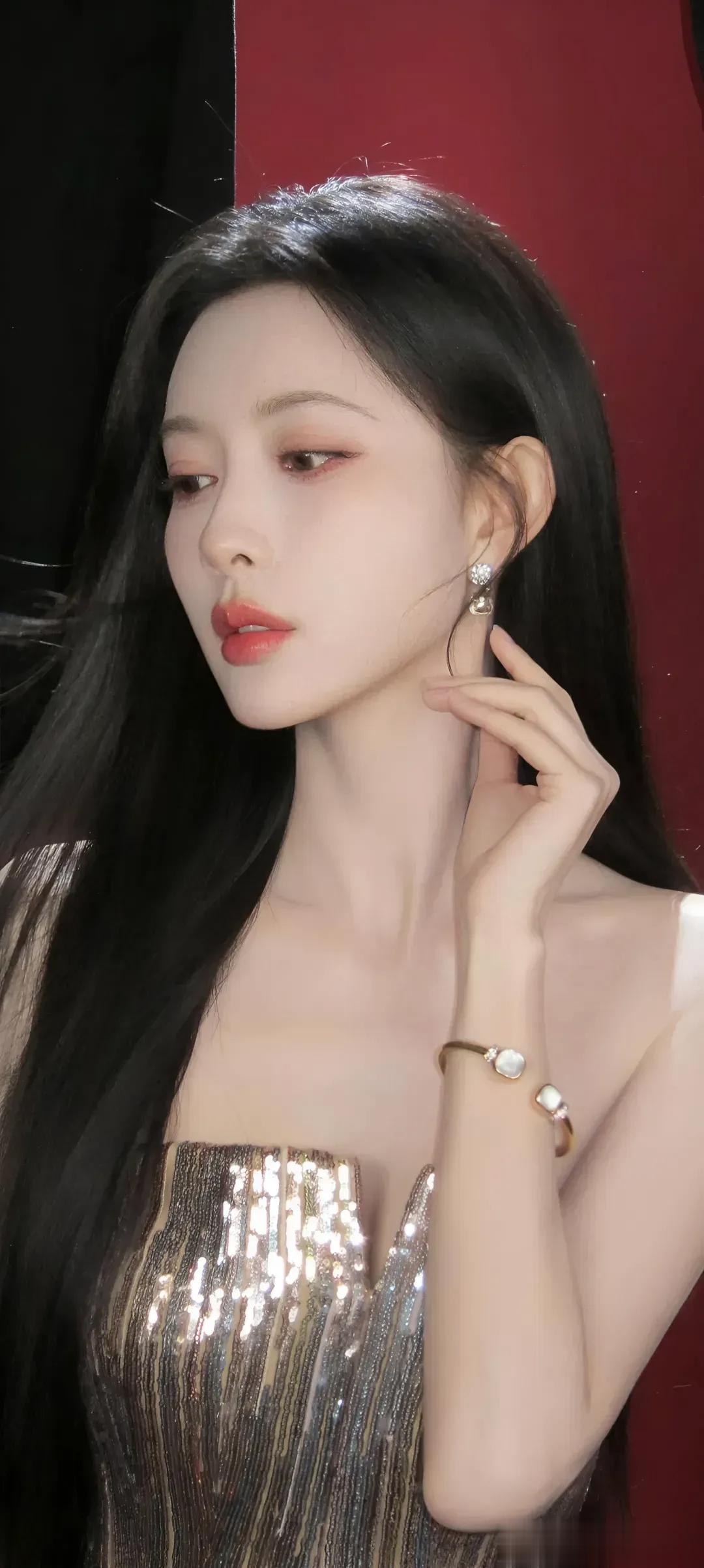 孟子义这身材太顶了，酥麻感简直要溢出屏幕！