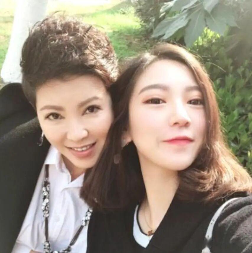 60岁杭天琪近况曝光！再婚嫁小13岁丈夫高龄生子，女儿比她还漂亮