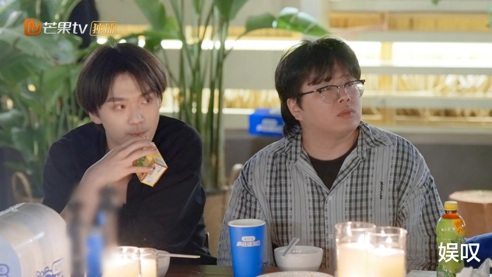 《亲爱的客栈》隐形人：王鹤棣力捧的他，为何在节目里毫无存在感？