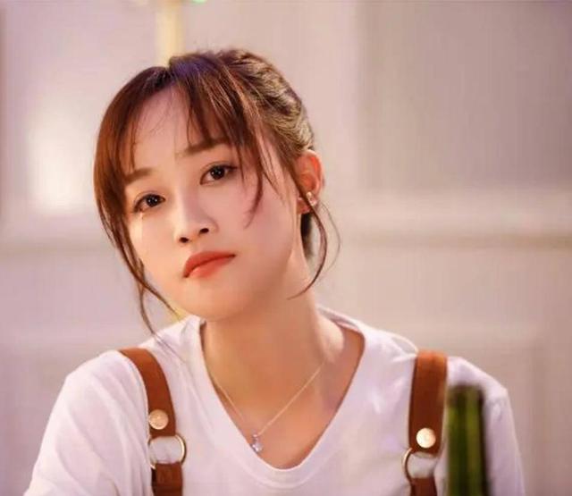 表面是艺人,实际上家世显赫的4位上海明星,背景强大令人想不到