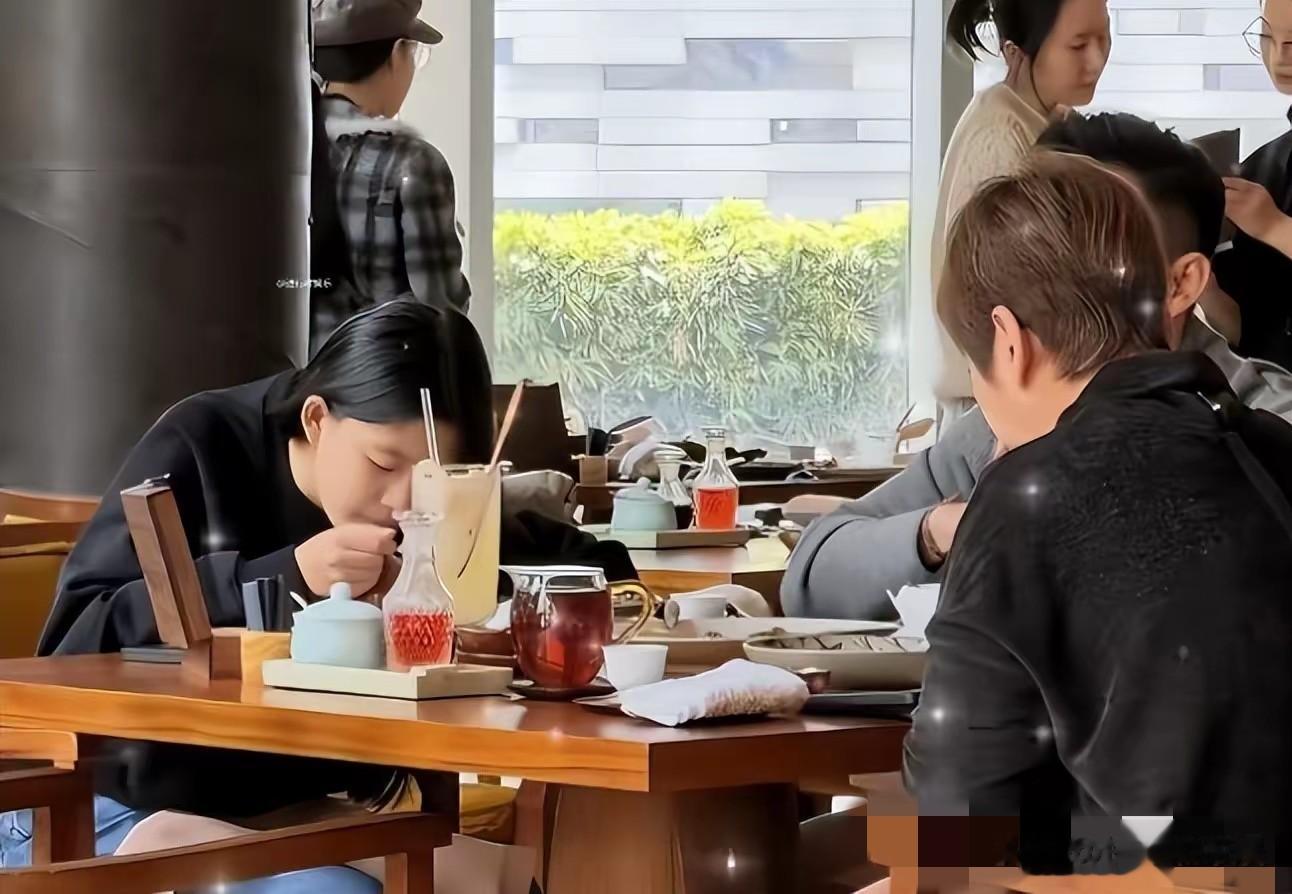 汪小菲好幸福，丈母娘亲自去菜市挑选食材，这次婚姻总算找对人了