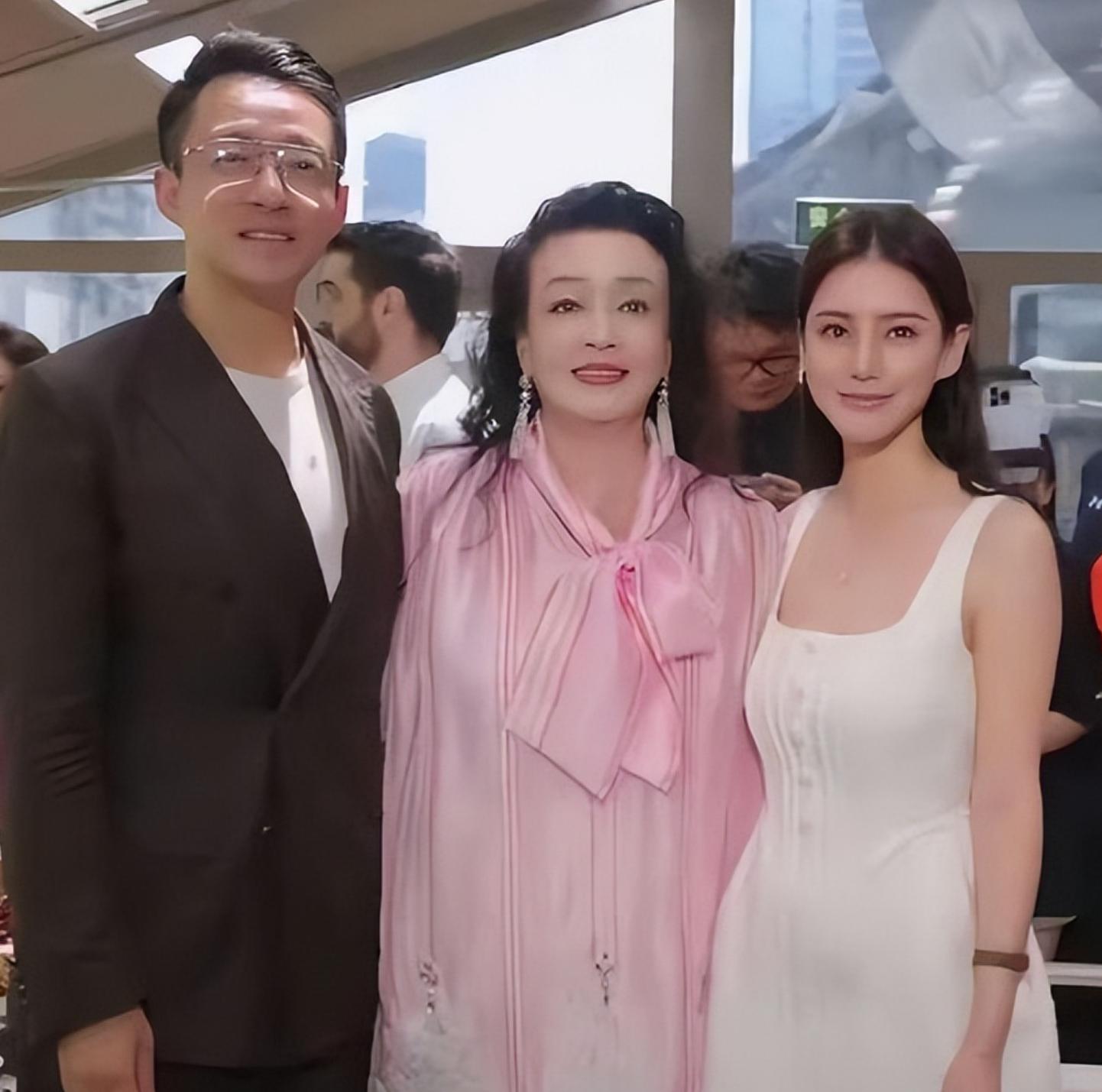 汪小菲三胎出生仅5天，S家爆大瓜，S妈委托律师，具俊晔疑似跑路