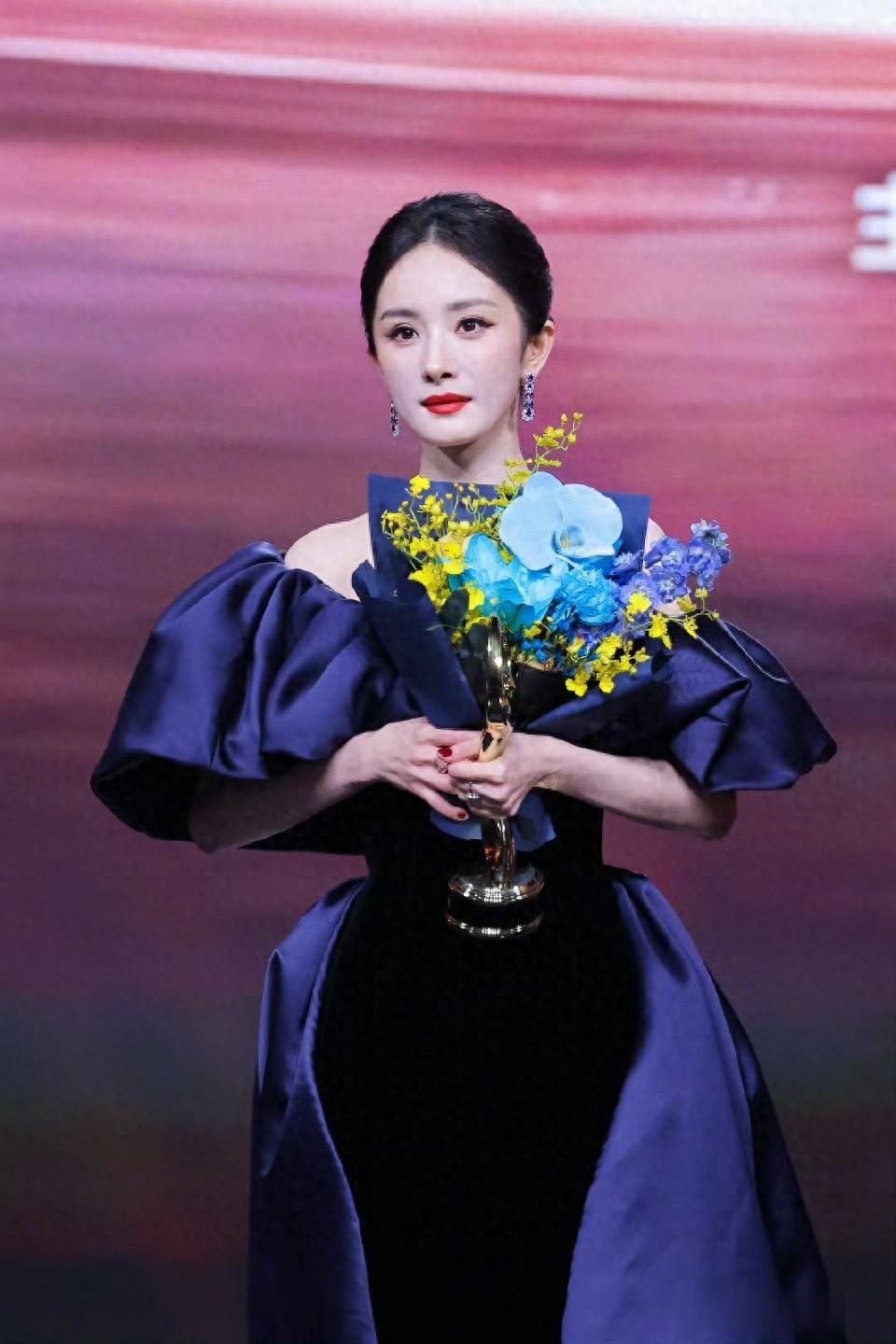 杨幂，倪妮，姚晨，杨紫惊艳亮相微博之夜红毯，个个貌美如花！