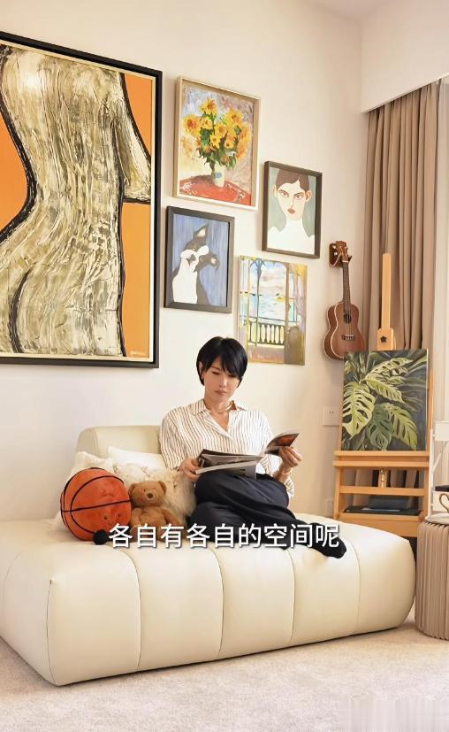 57岁女主持定居上海6年！离婚后与歌手前男友复合，4个孩子已离巢