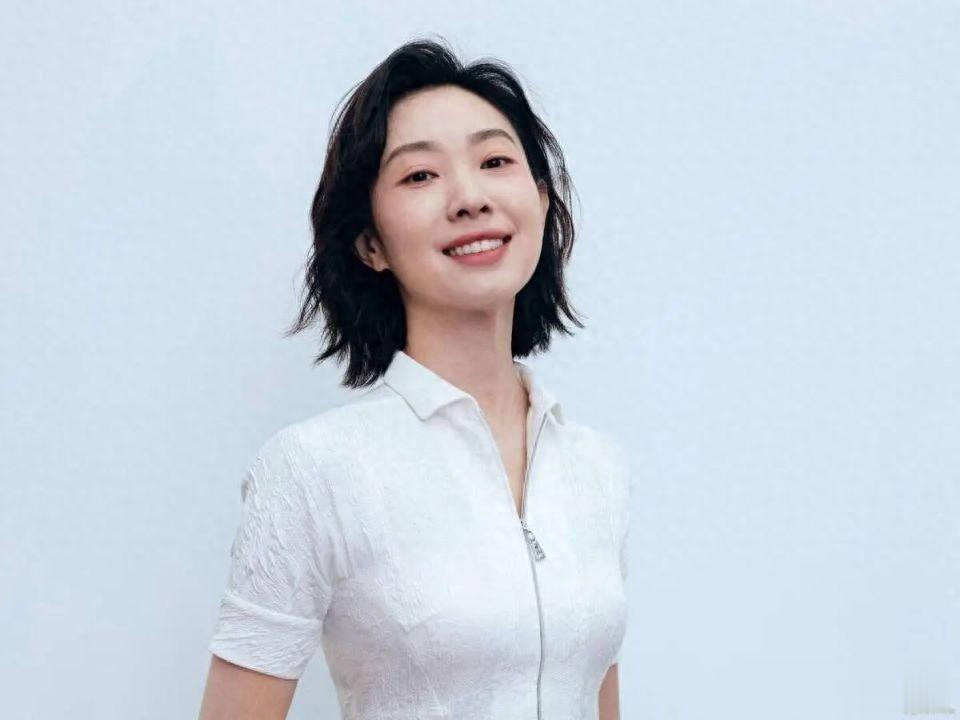 41岁王佳佳近况曝光！嫁给导演杨瑾生一子，如今被老公宠成公主