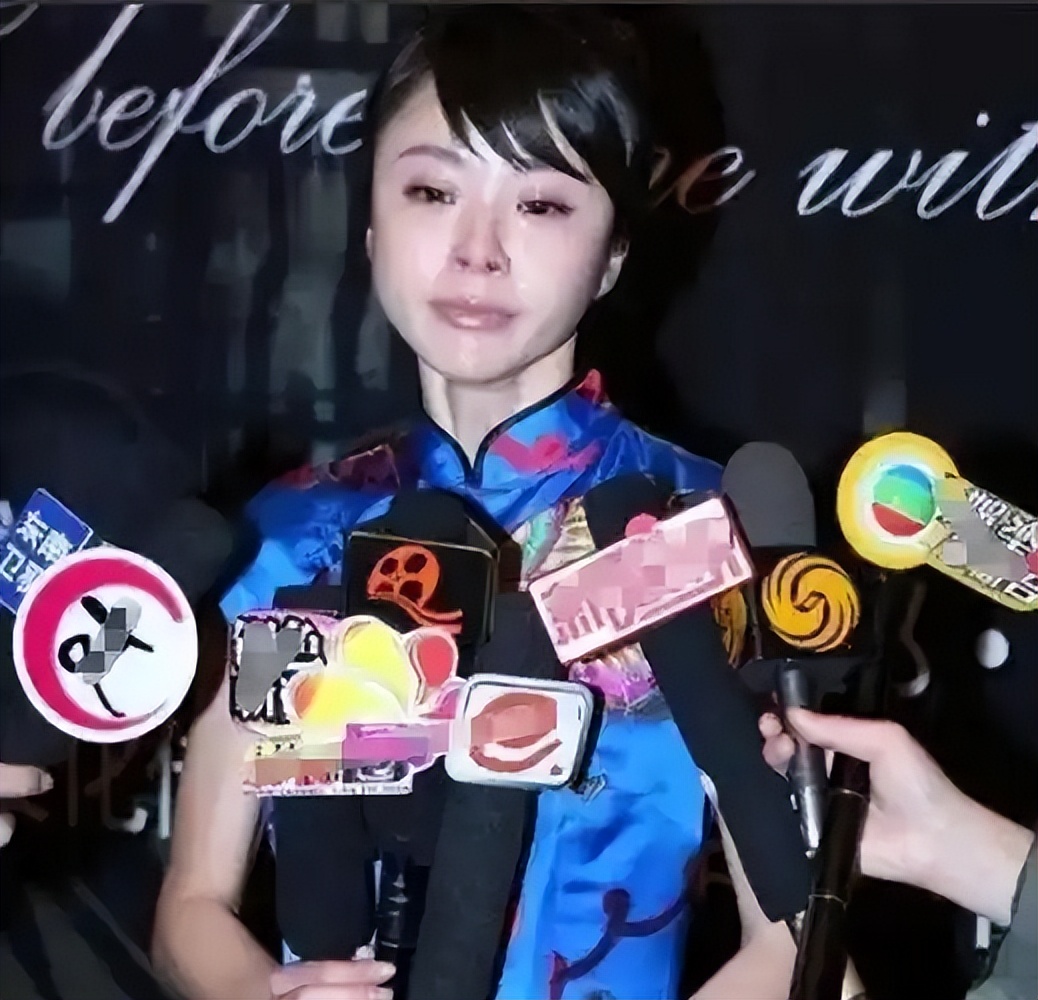 她19岁爱上“老渣男”，同居7年被抛弃，如今46岁脸肿发福认不出