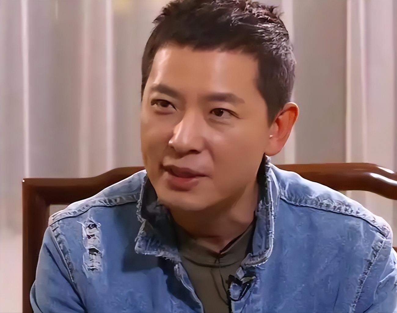 与李静牵手散步近1个月,戴军再曝猛料,又暴露一个小圈子的恶俗