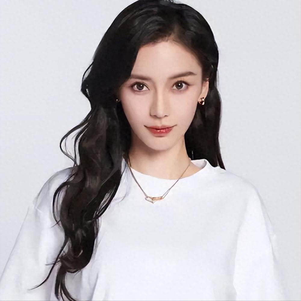 杨颖也没想到，黄晓明新加坡与女子传出绯闻，竟意外牵连自己