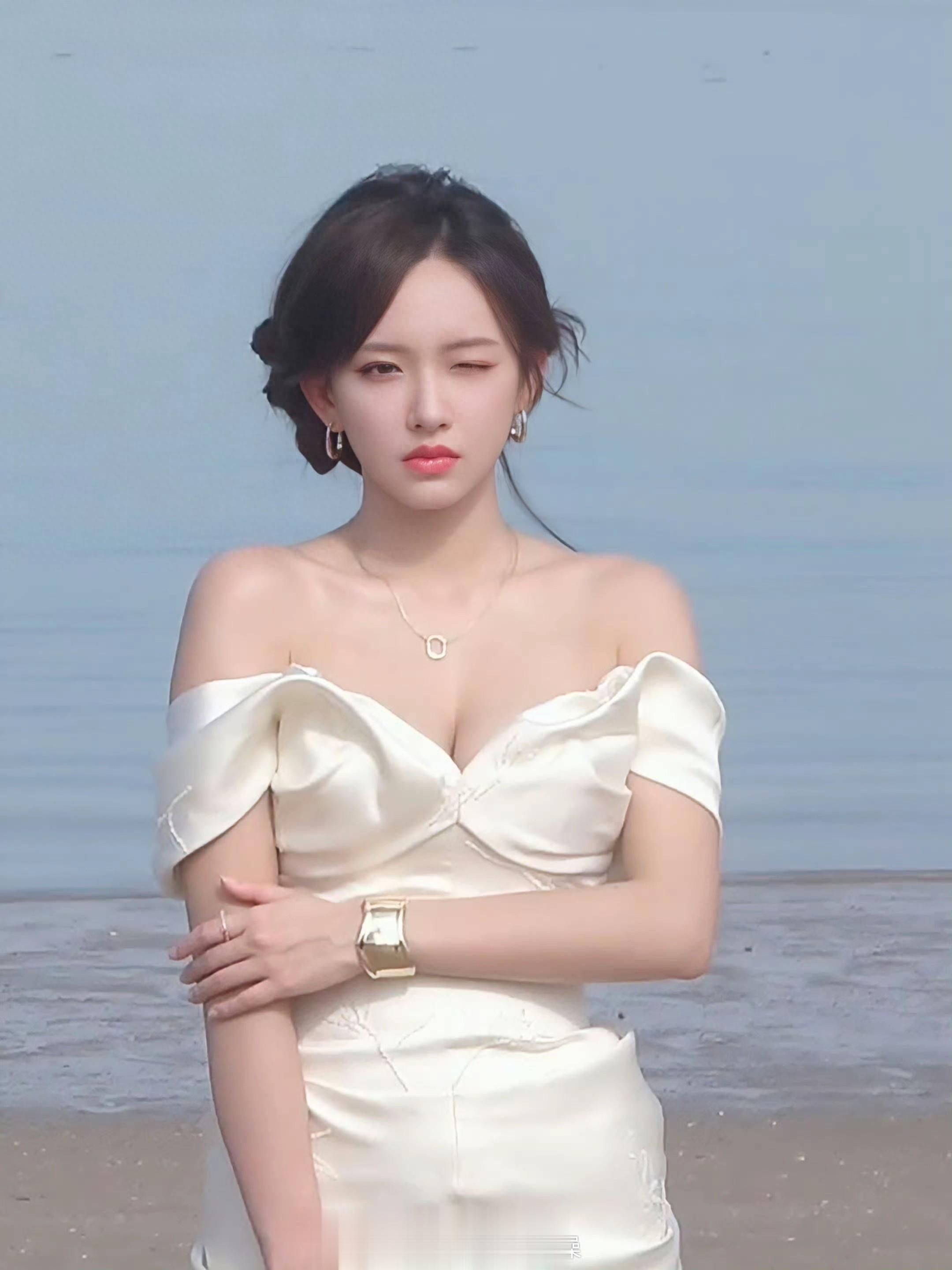 程潇官宣「REDGALA」期待免检大美女潇潇 ???