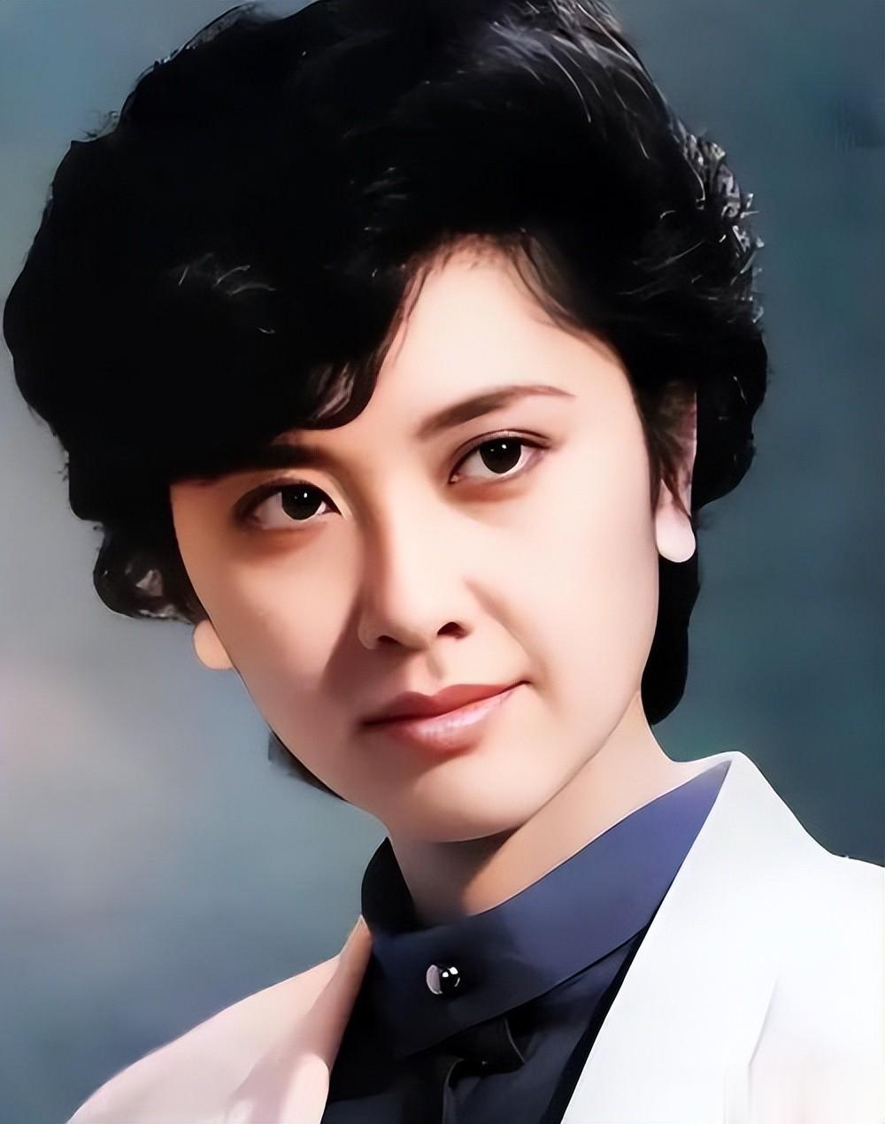 朱琳：曾红极一时，二婚嫁给普通丈夫，却因一个错误决定遗憾终生