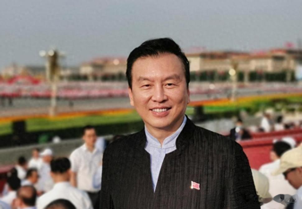 父母没了，老婆跑了，儿子丢了，60岁央视名嘴张泽群现状让人唏嘘