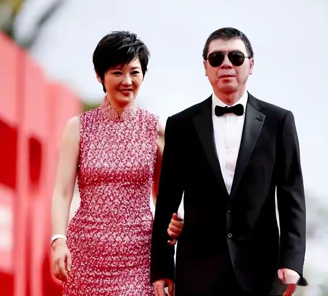 世上没有后悔药？离婚传闻真相大白后的徐帆，已经走了另一条路