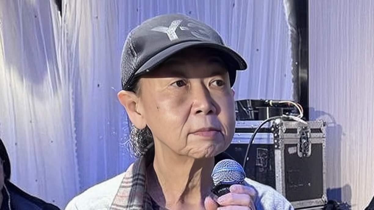 香港知名演员被质疑患重病，身材突然变消瘦，移居国外靠收租生活