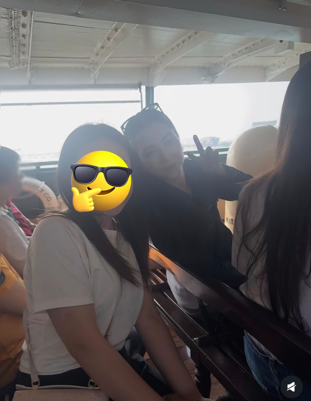 香港偶遇娜然，为人很接地气素颜状态好美，被曝与霍启山谈恋爱