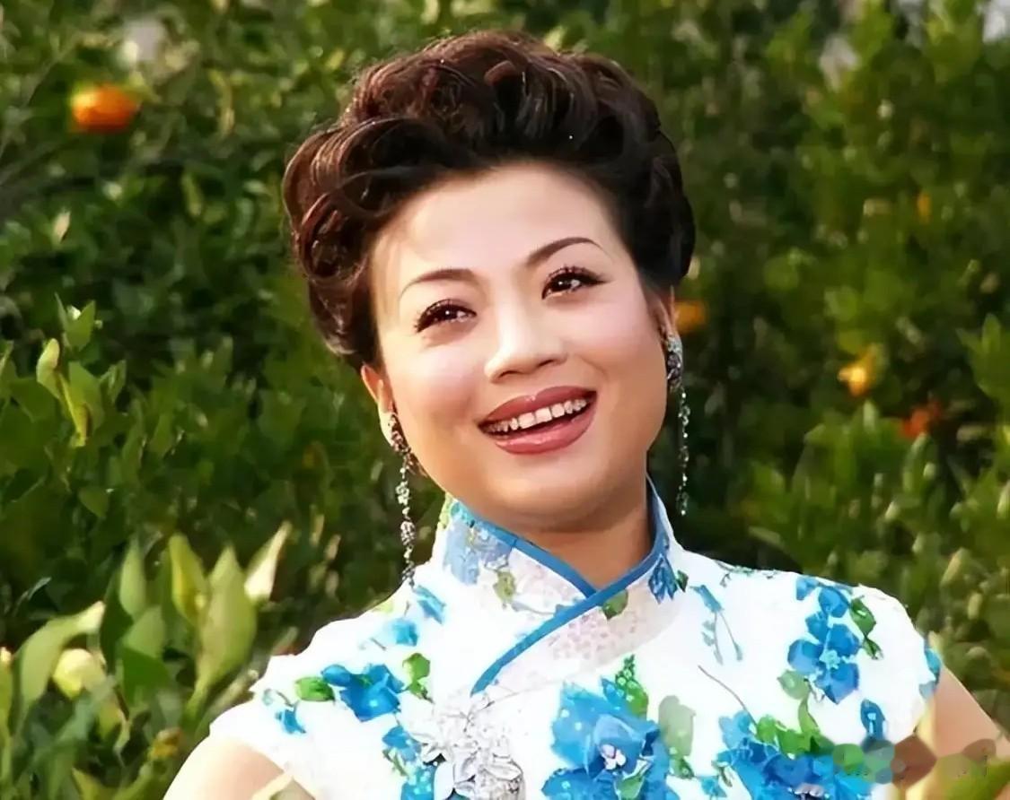 李谷一的“女儿”曝光，原来是我们熟悉的歌手，连续多年登上春晚