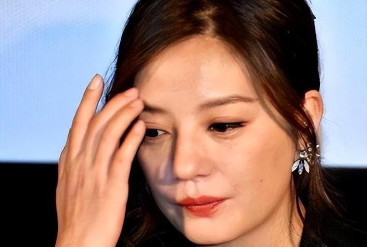 台媒透露赵薇离婚内幕：前夫与女儿老师生下孩子，要她净身出户！
