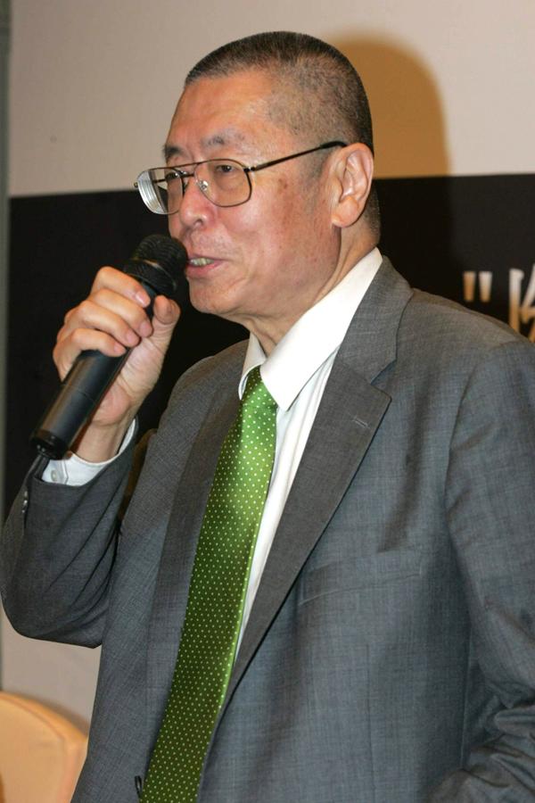 三婚娶小37岁徒弟，81岁生女，84岁生儿，如今住美国豪宅好不惬意