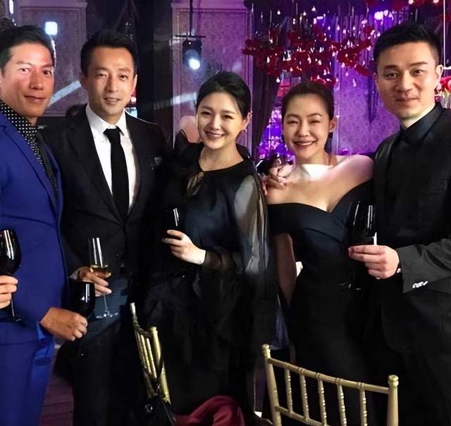 具俊晔陪S妈到墓地看大S，S妈称女婿为儿子，小S感谢姐夫付出