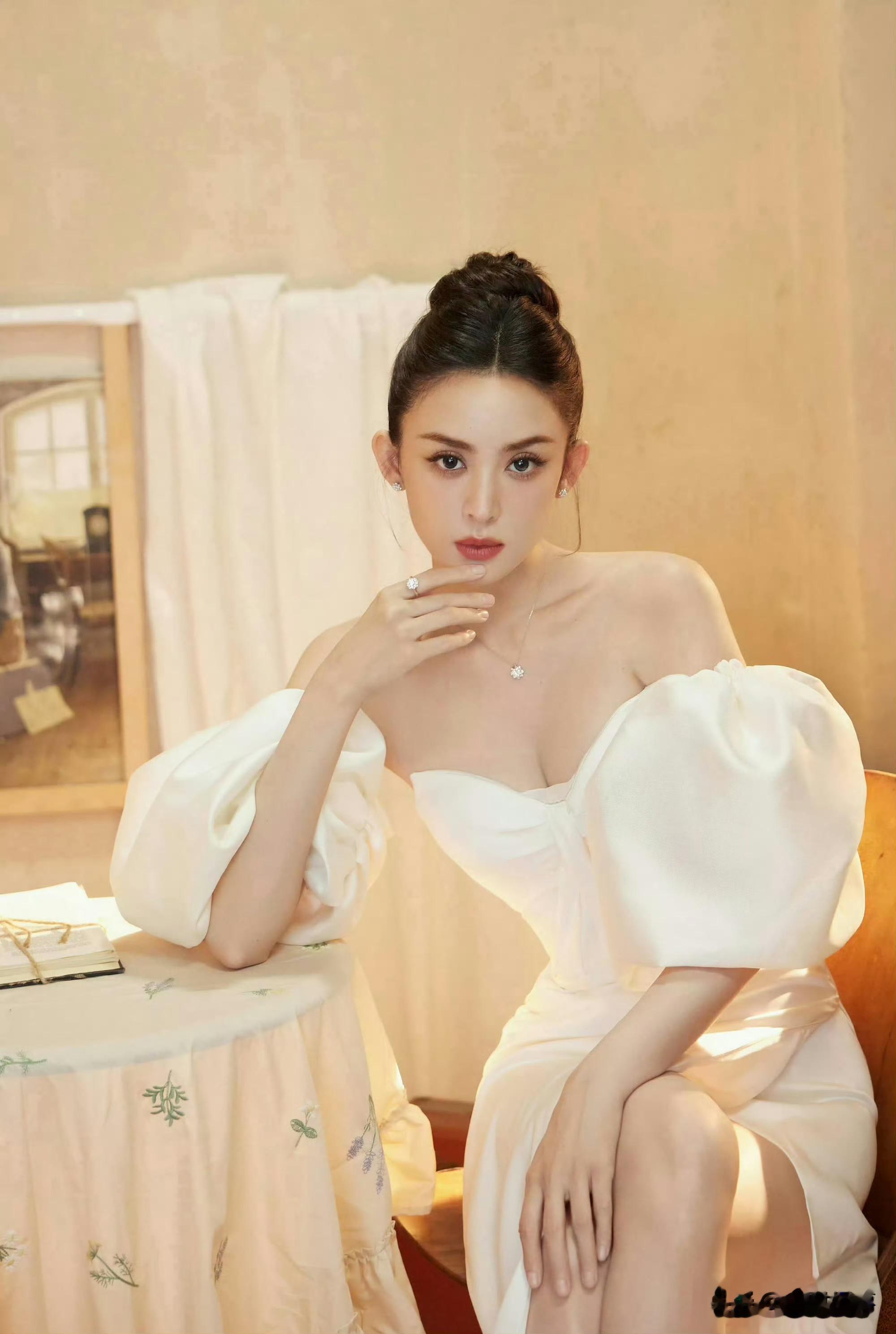 古力娜扎｜这腿，我酸了，太绝了