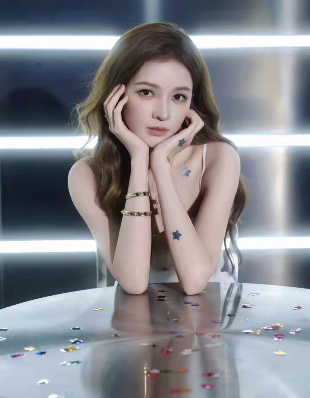 张予曦白纱吊带裙