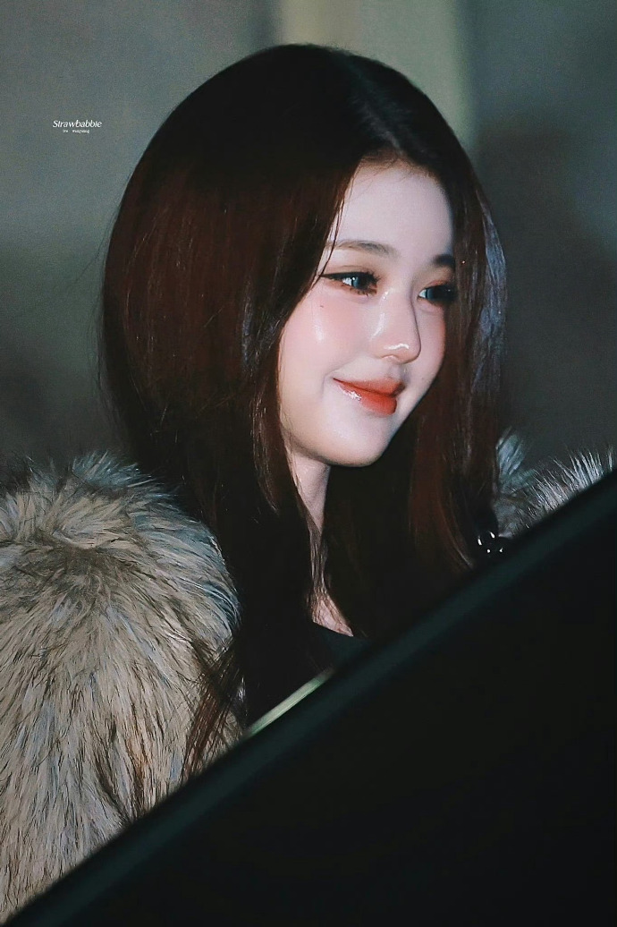 张元英下班饭拍美图