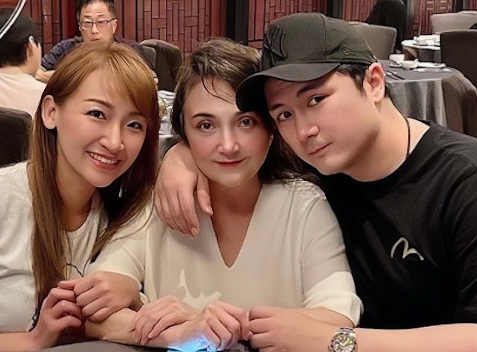 香港知名男星和哥哥决裂，多年没有联系，妻子遭拒绝出席母亲葬礼